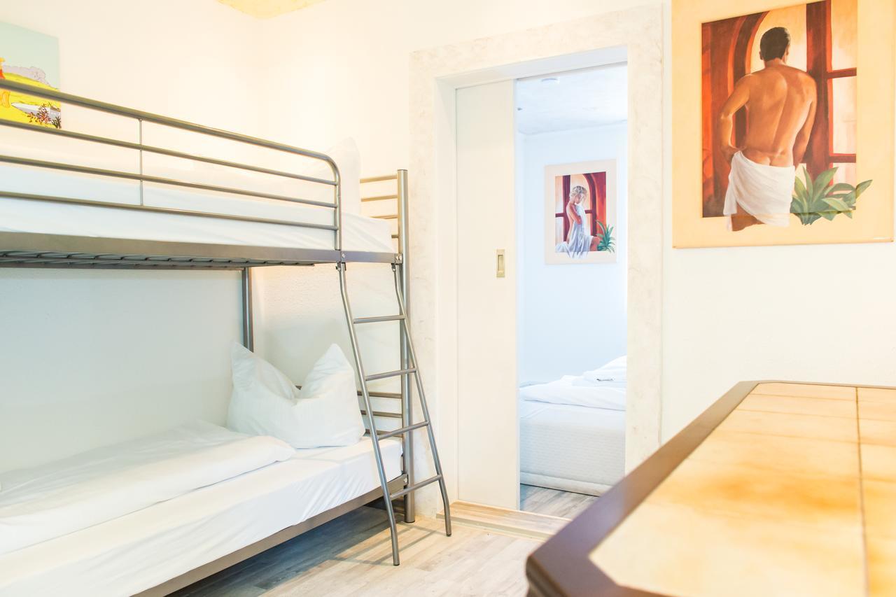 Hostel/Hotel Spezial Hotel