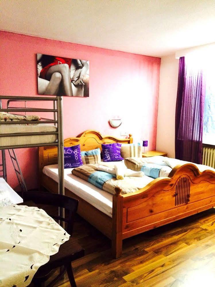 Hostel/Hotel Spezial Hotel